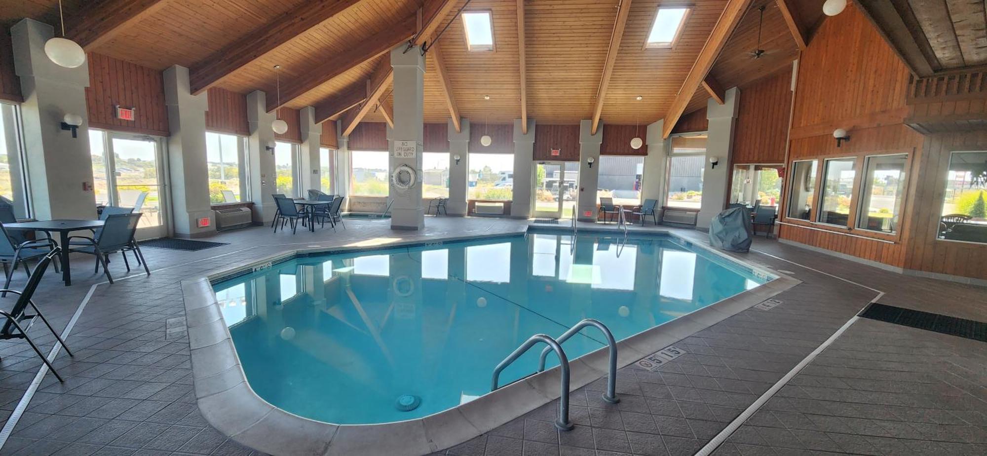 Ten Pin Inn & Suites モーゼスレイク エクステリア 写真