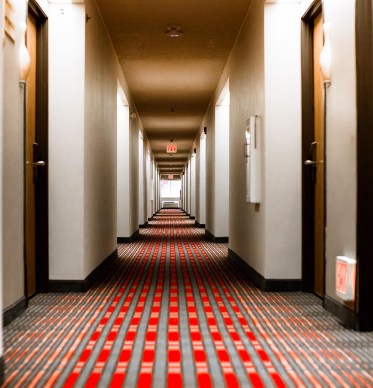 Ten Pin Inn & Suites モーゼスレイク エクステリア 写真